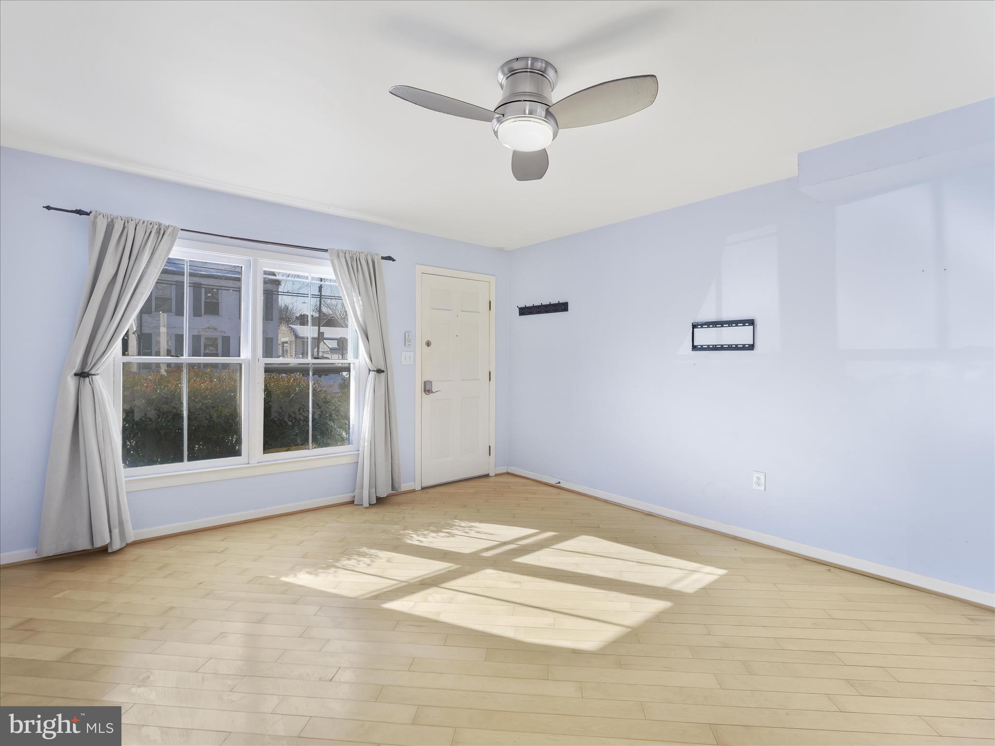 103 East 8th Street, Unit F Frederick, MD 21701 - Photo 5 of 32 Living Room