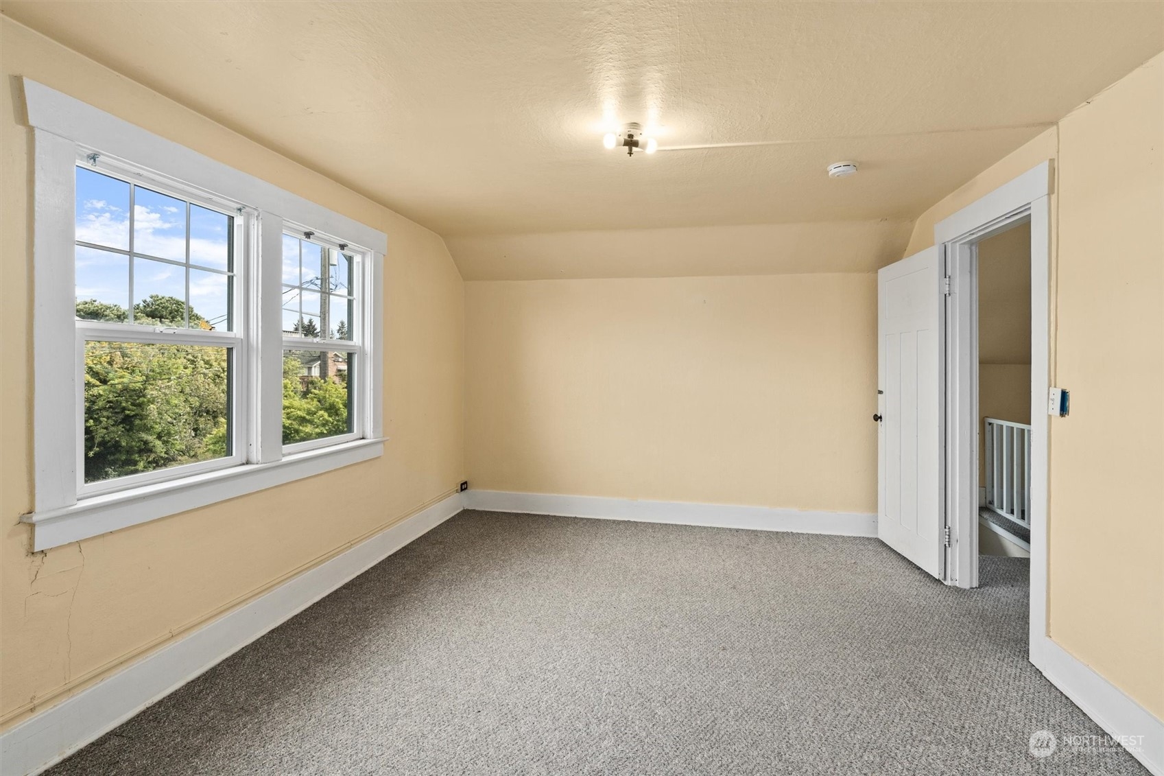 2813 15th Avenue South Seattle, WA 98144 - Photo 20 of 32 a view of an empty room with a window