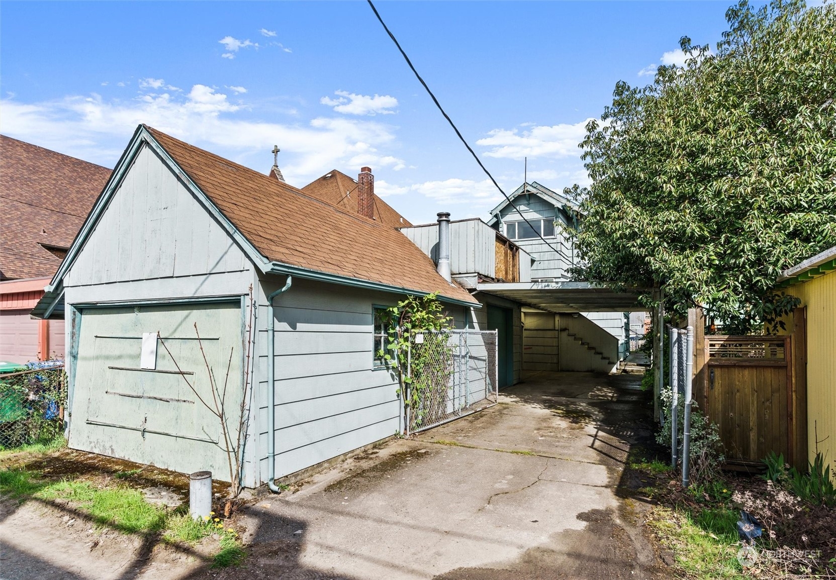 2813 15th Avenue South Seattle, WA 98144 - Photo 27 of 32 a view of a house with a yard