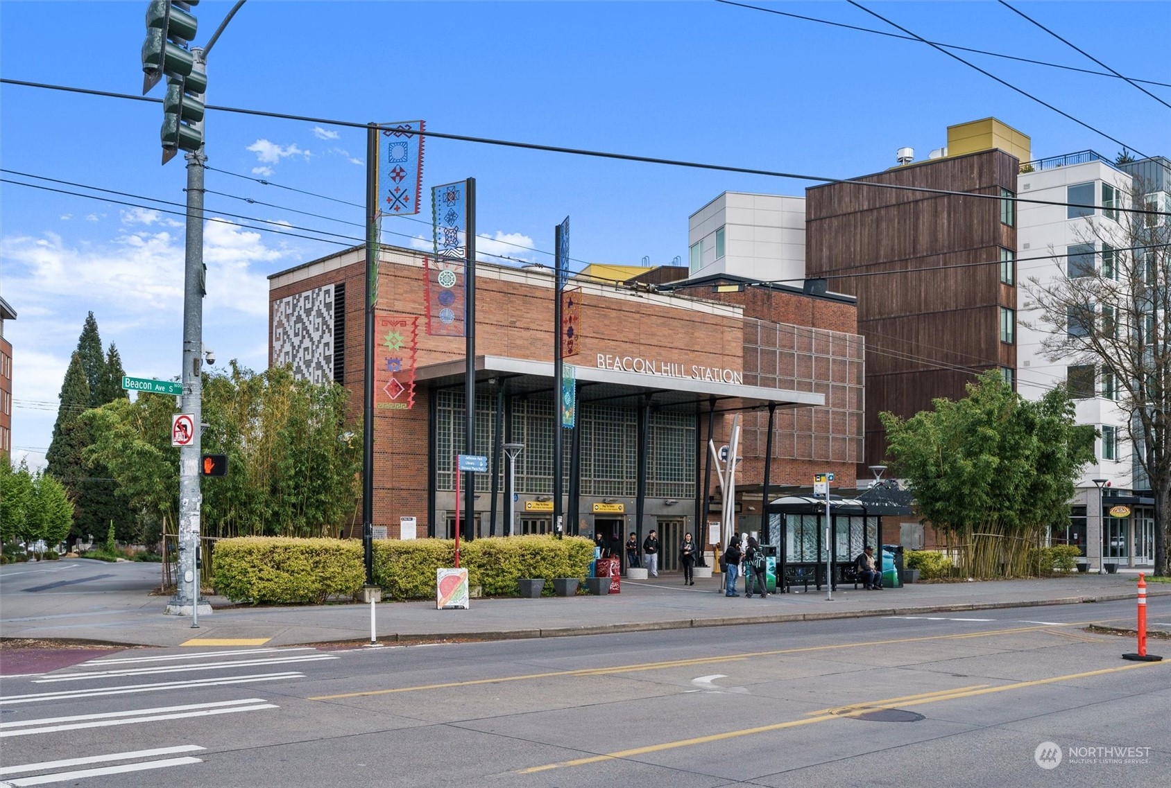 2813 15th Avenue South Seattle, WA 98144 - Photo 31 of 32 a view of a building and a street