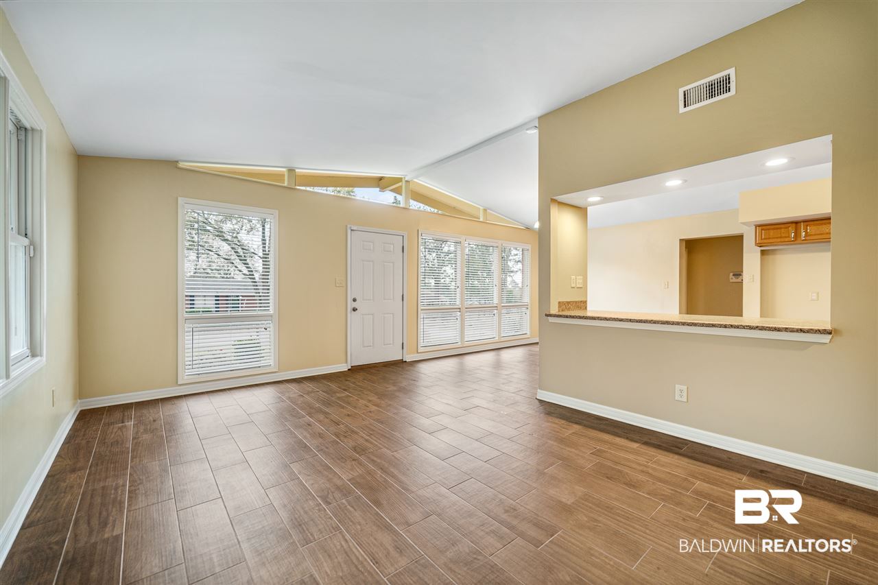 4210 Winchester Drive Mobile, AL 36693 - Photo 3 of 25