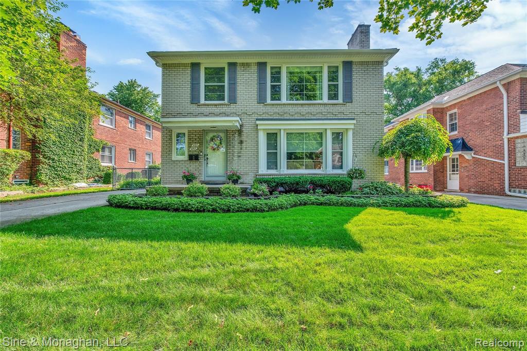 954 Harcourt Road Grosse Pointe Park, MI 48230 - Photo 1 of 46