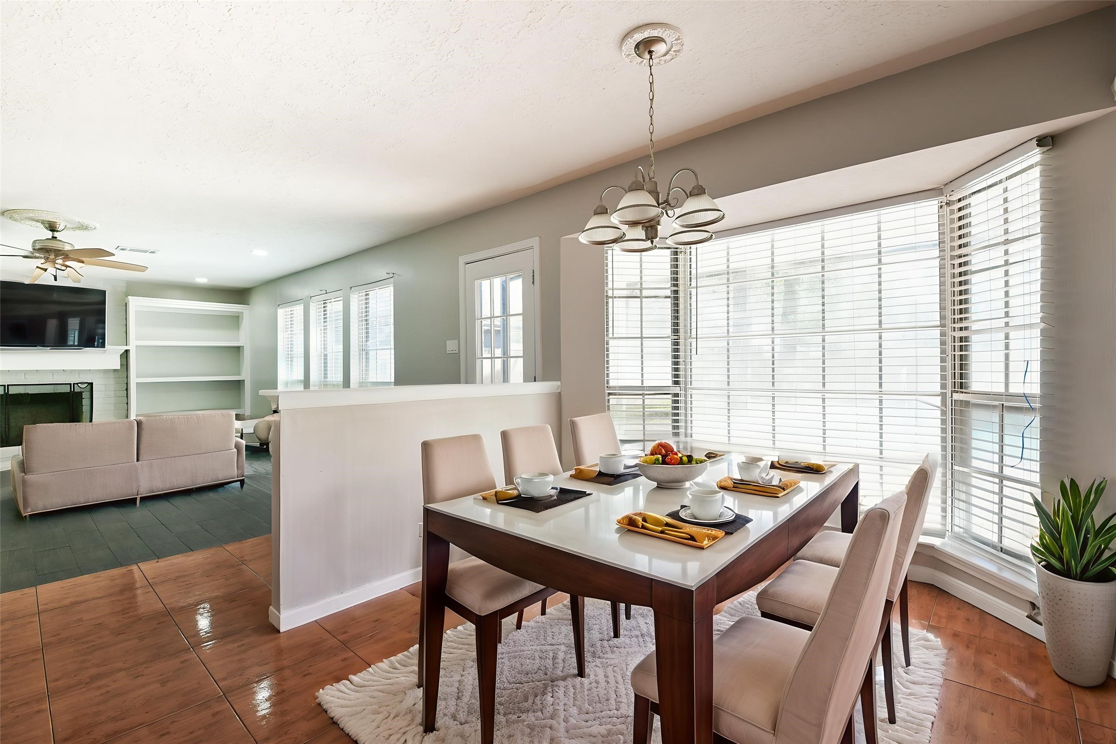 1007 Maranon Lane Houston, TX 77090 - Photo 12 of 36 Explore this beautiful breakfast area with a direct view of the stunning backyard oasis!
