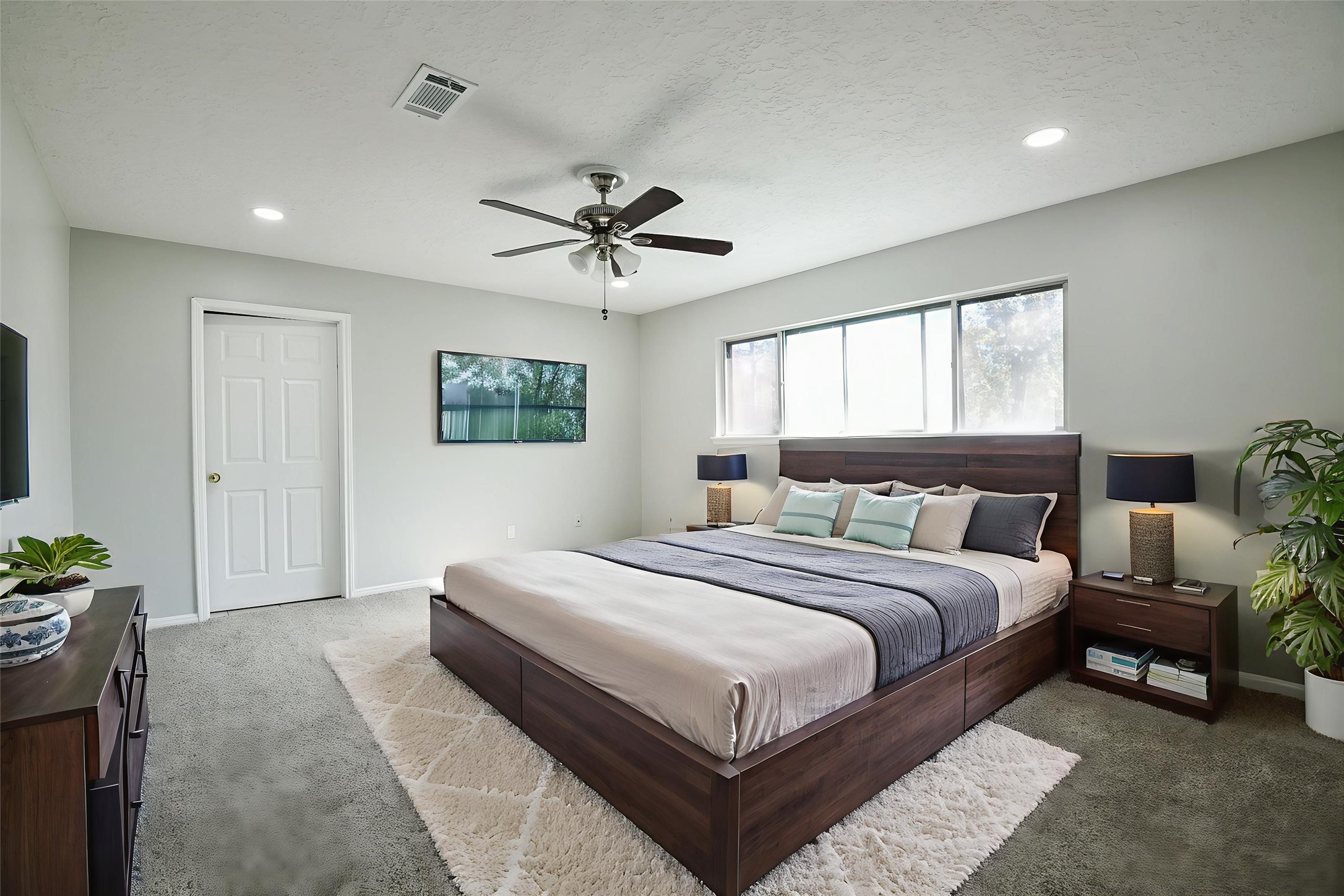 1007 Maranon Lane Houston, TX 77090 - Photo 22 of 36 You’ll love the spacious primary bedroom, complete with cozy plush carpeting that feels wonderful underfoot!