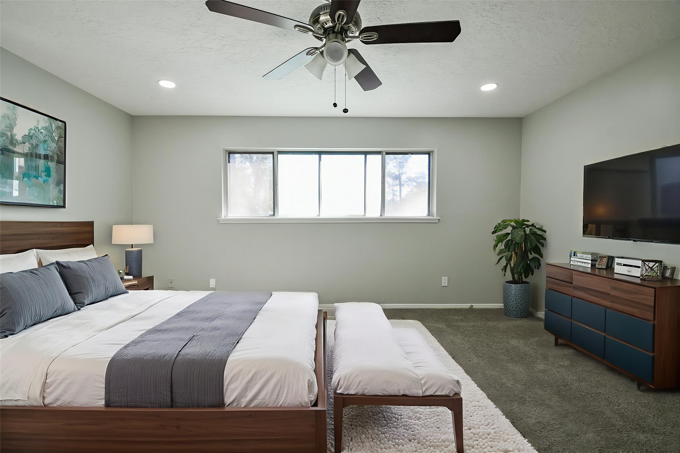 1007 Maranon Lane Houston, TX 77090 - Photo 23 of 36 It looks out onto the lovely backyard through a bright window, letting in lots of natural light that brightens up the whole room. Perfect for relaxing and enjoying those sunny vibes!