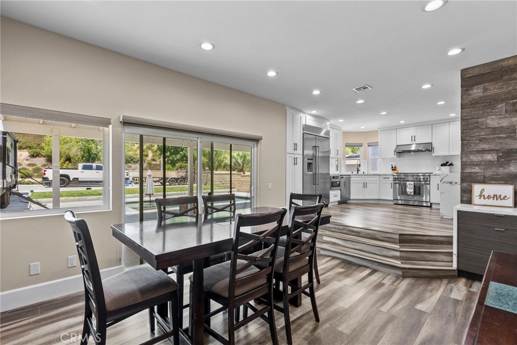 22035 Conway Place Saugus, CA 91350 - Photo 13 of 34