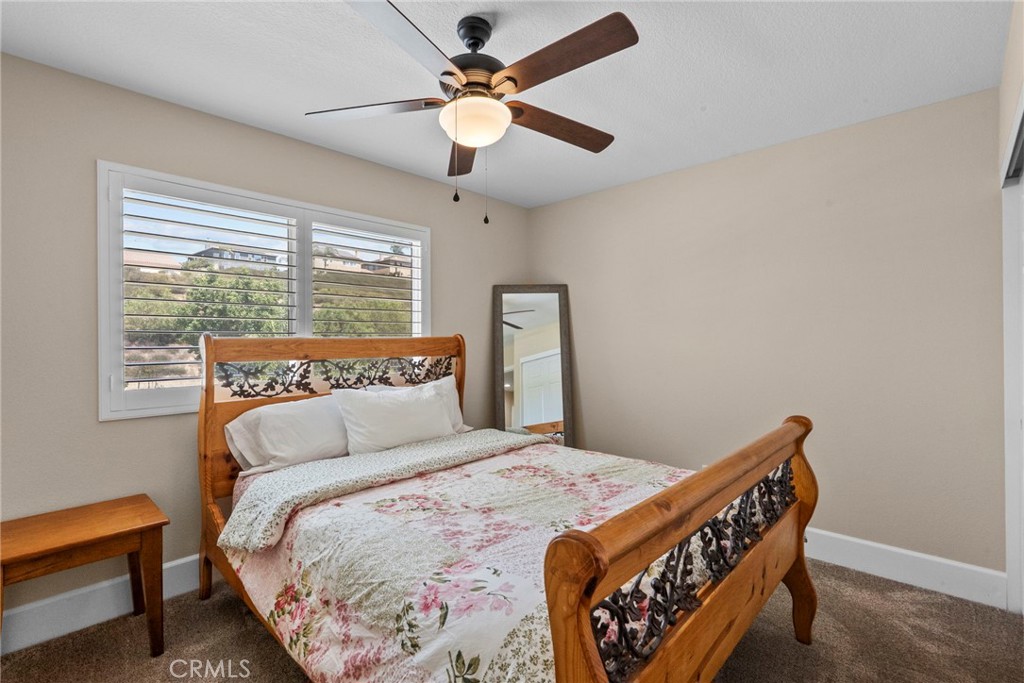 22035 Conway Place Saugus, CA 91350 - Photo 21 of 34