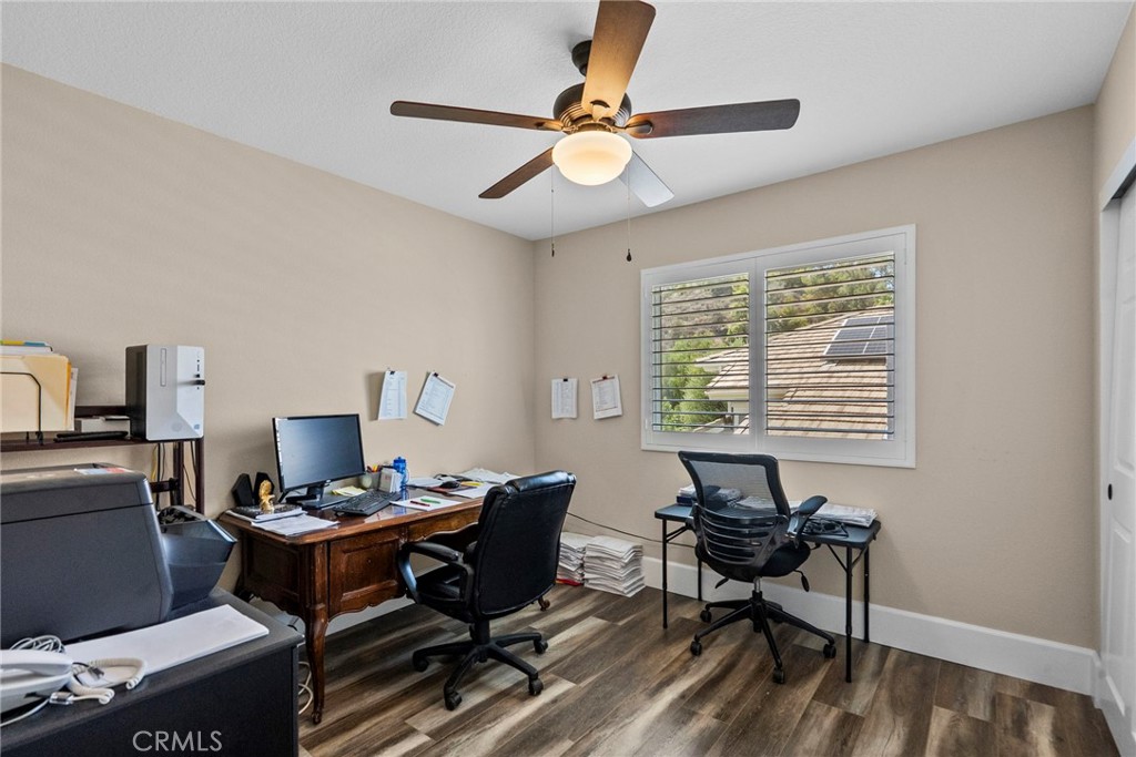 22035 Conway Place Saugus, CA 91350 - Photo 23 of 34