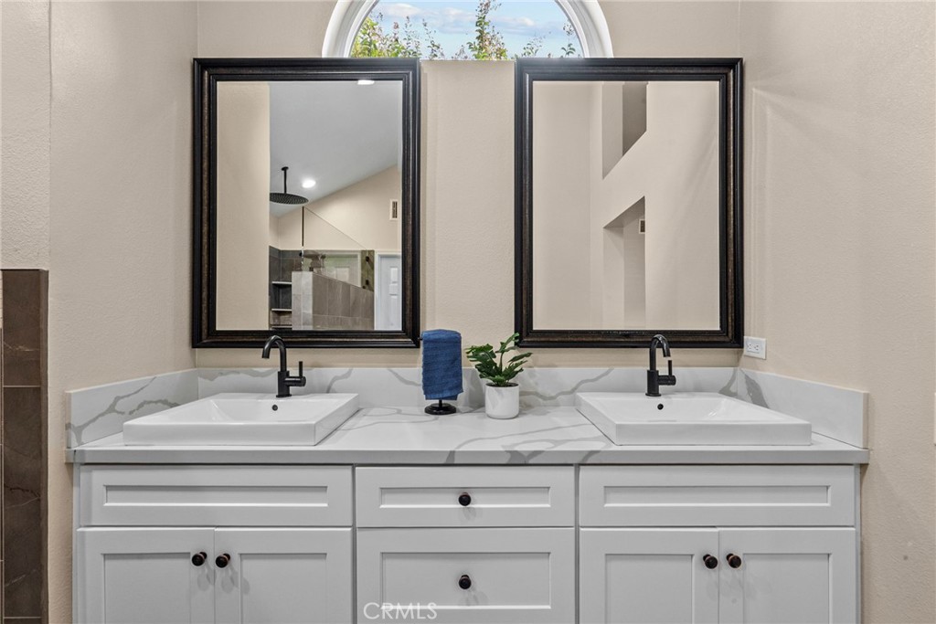 22035 Conway Place Saugus, CA 91350 - Photo 27 of 34