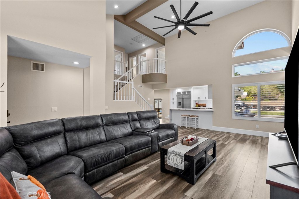 22035 Conway Place Saugus, CA 91350 - Photo 7 of 34