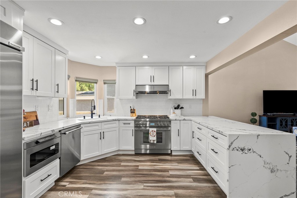 22035 Conway Place Saugus, CA 91350 - Photo 8 of 34