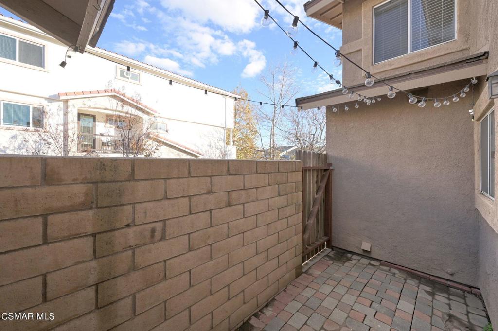 4508 Apricot Road, Unit B Simi Valley, CA 93063 - Photo 37 of 44 a view of a brick wall