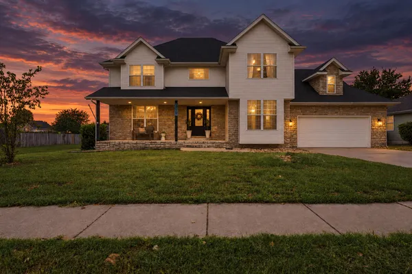 $400,000 | 350 East Halsey Street, Republic, MO 65738