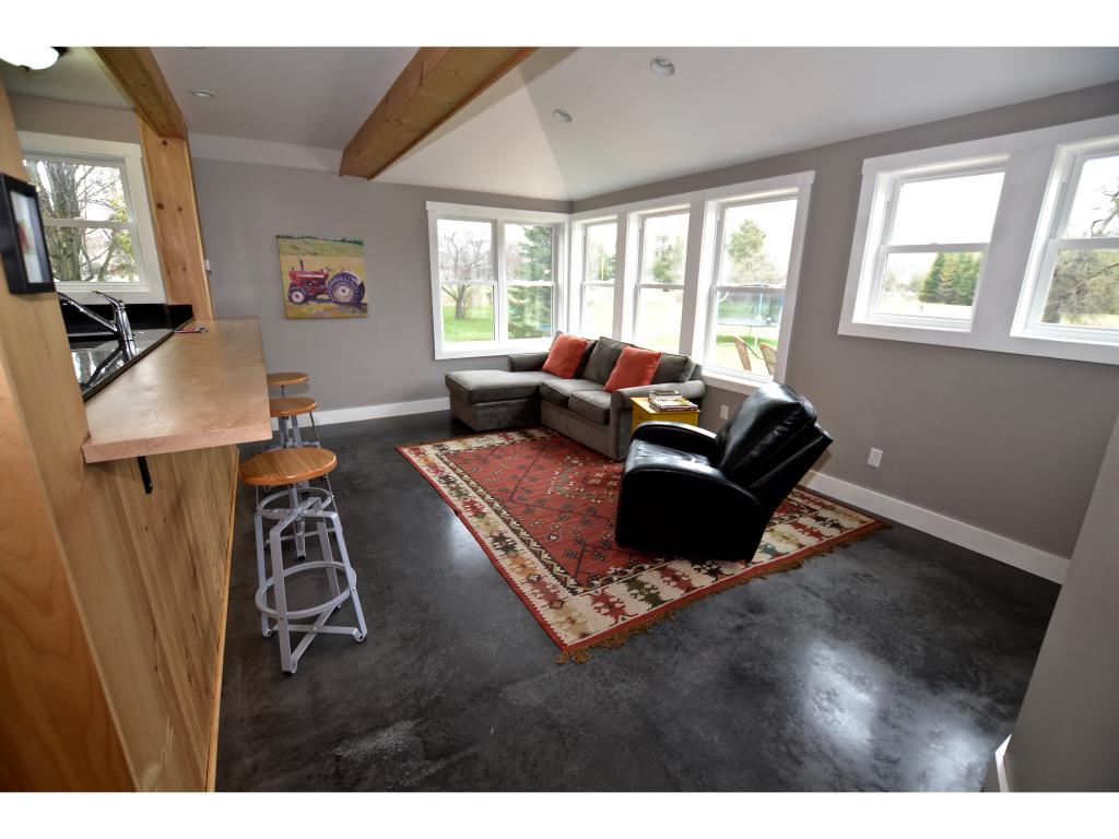 342 Maple Street Waterbury, VT 05677 - Photo 5 of 25 Gallery Image 5