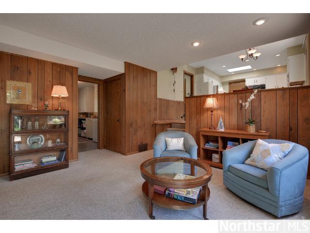 956 Douglas Road Mendota Heights, MN 55118 - Photo 8 of 18 Gallery Image 8