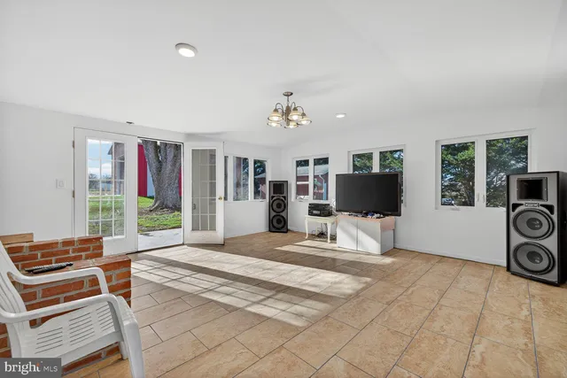 a view of an house with swimming pool
