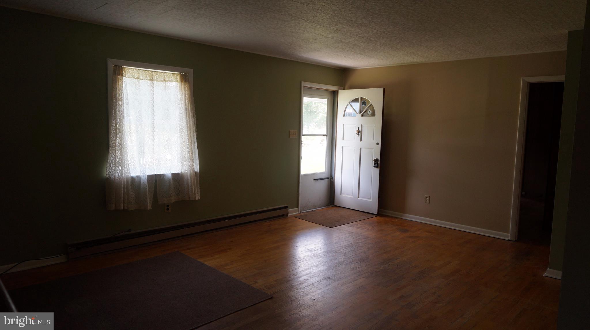 1612 Ungers Store Road Berkeley Springs, WV 25411 - Photo 27 of 30 Living Room