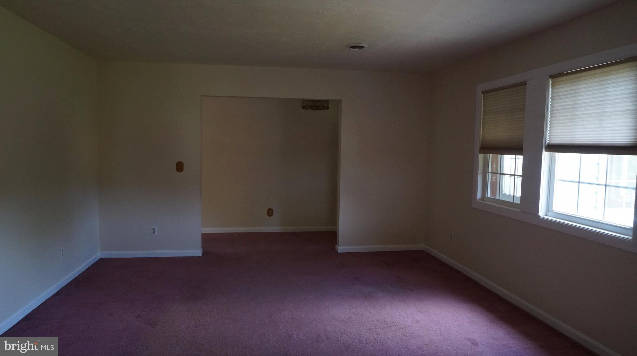 1612 Ungers Store Road Berkeley Springs, WV 25411 - Photo 9 of 30 Living Room
