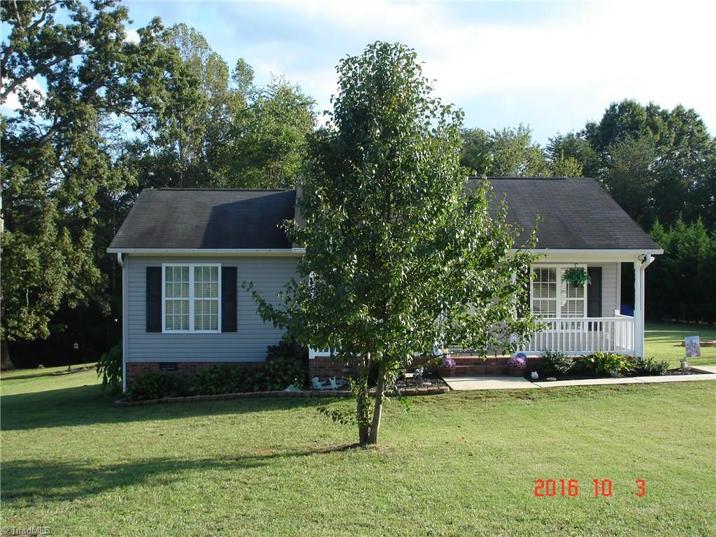 1407 William Fowler Road King, NC 27021 - Photo 1 of 25