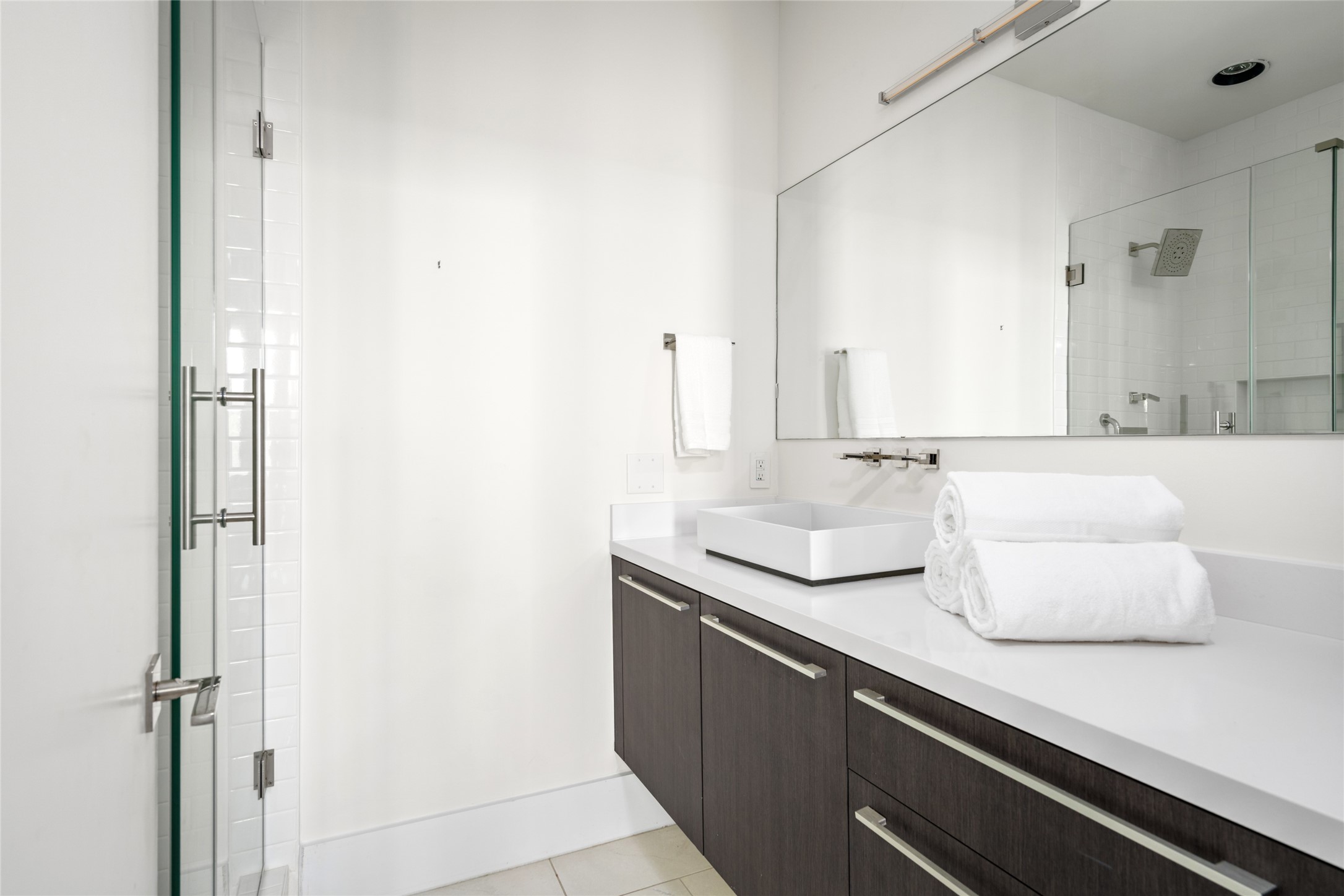 3703 Wroxton Road West University Place, TX 77005 - Photo 26 of 50 Full bath attached to the gameroom