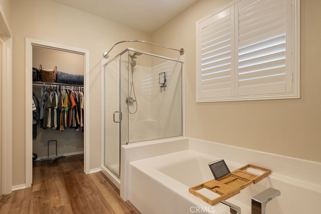 829 South Pine Avenue Rialto, CA 92376 - Photo 44 of 48 Sunken tup with garden shower