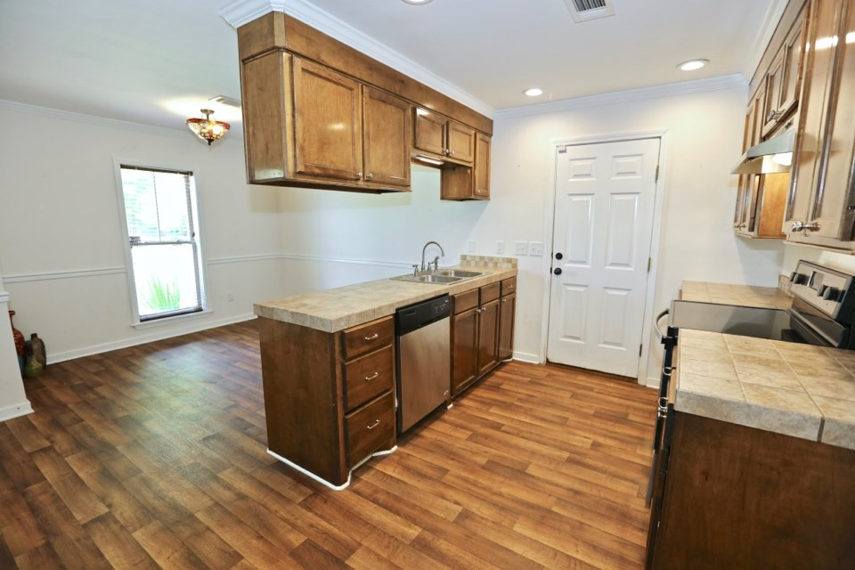 6 Laurie Cove Byram, MS 39272 - Photo 8 of 21 Photo 8