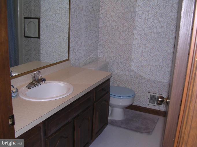 11505 Emack Road Beltsville, MD 20705 - Photo 6 of 17 Bath #2