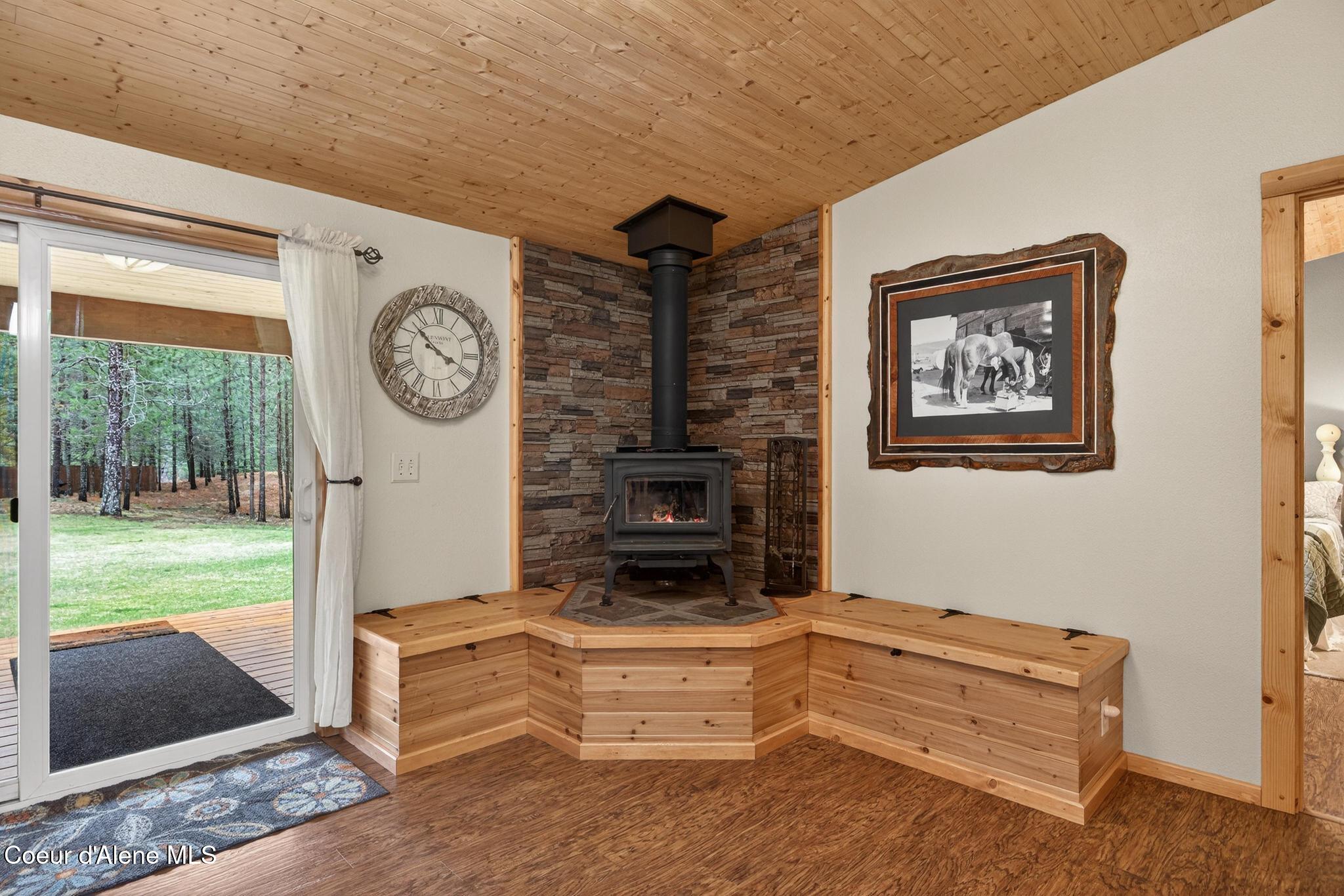 415 Hummingbird Drive Sandpoint, ID 83864 - Photo 11 of 72 IMG_0142