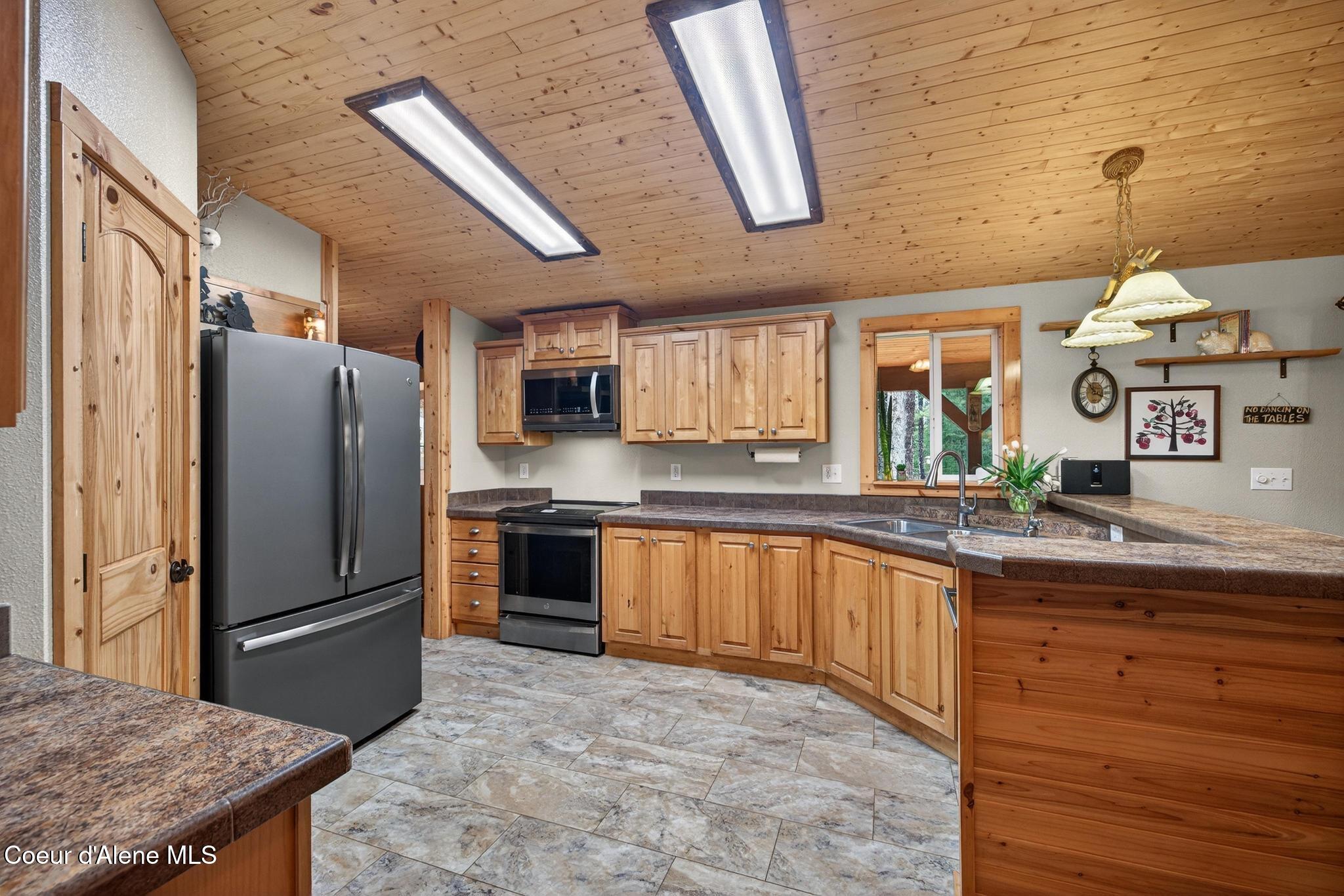 415 Hummingbird Drive Sandpoint, ID 83864 - Photo 14 of 72 IMG_0184