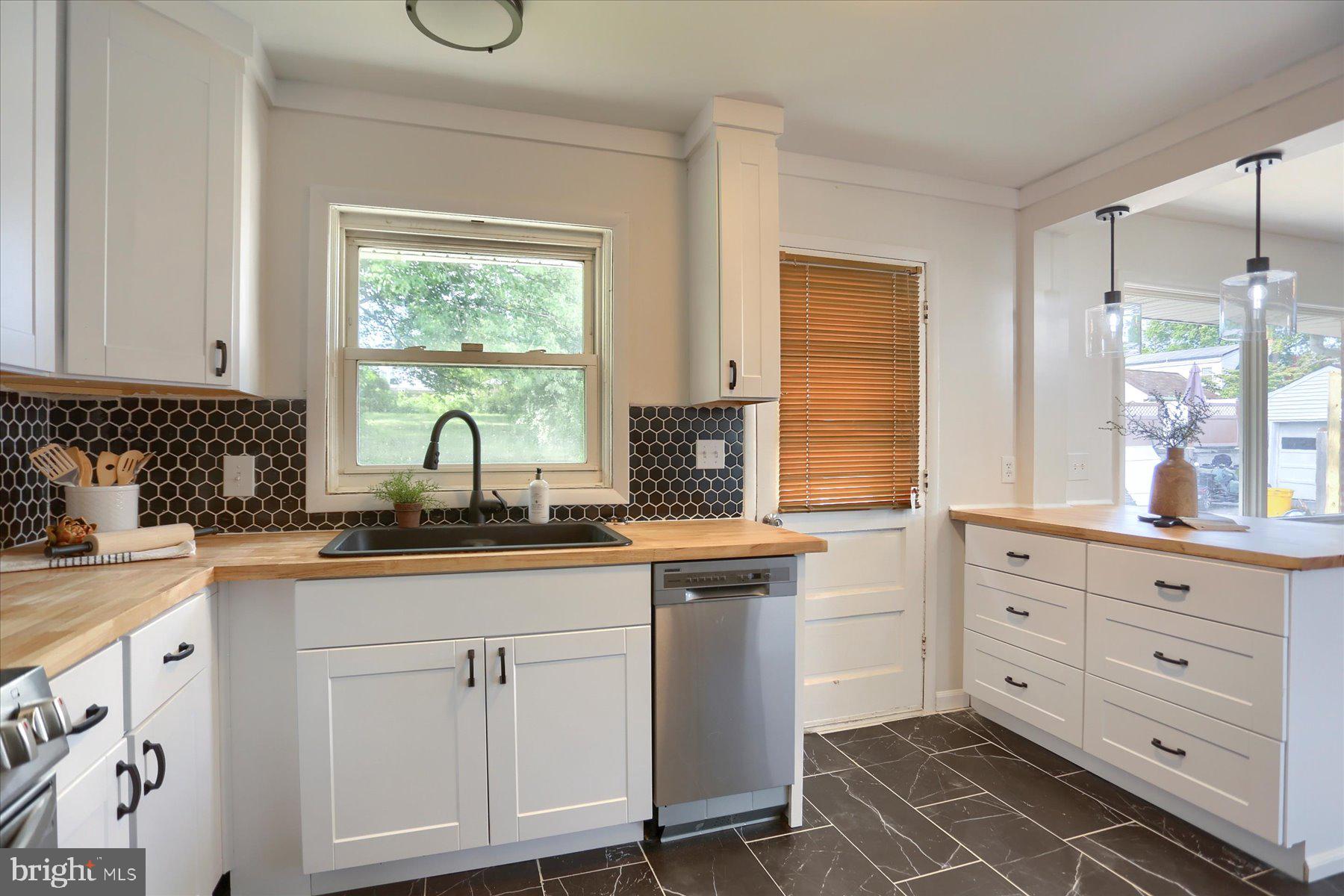 3609 Colonial Road Harrisburg, PA 17109 - Photo 6 of 26 Gallery Image 6