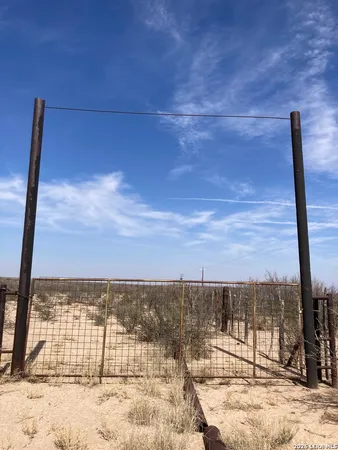 $480,000 | 640 Acres /- Owego Road, Girvin, TX 79740