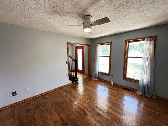 $389,900 | 1152 Southwest Pacific Circle, Lee's Summit, MO 64081