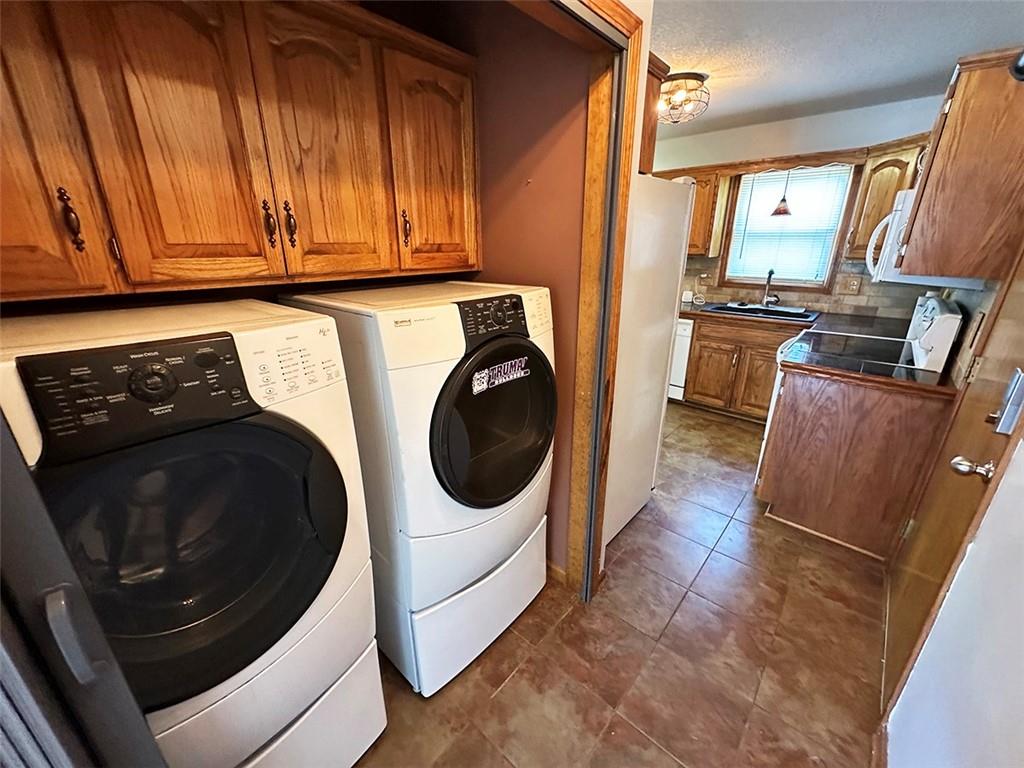 1152 Southwest Pacific Circle Lee's Summit, MO 64081 - Photo 17 of 97