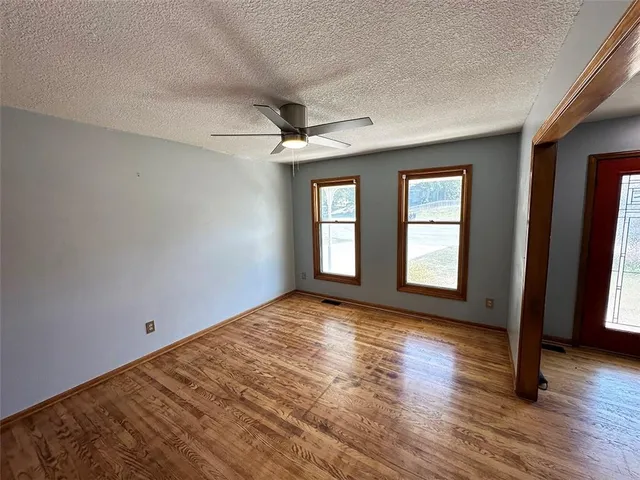 $389,900 | 1152 Southwest Pacific Circle, Lee's Summit, MO 64081