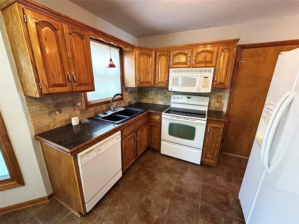 1152 Southwest Pacific Circle Lee's Summit, MO 64081 - Photo 23 of 97