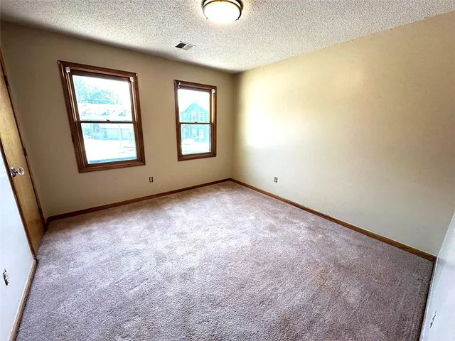 $389,900 | 1152 Southwest Pacific Circle, Lee's Summit, MO 64081