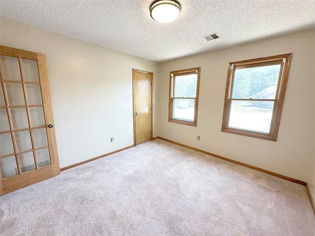 $389,900 | 1152 Southwest Pacific Circle, Lee's Summit, MO 64081