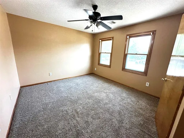 $389,900 | 1152 Southwest Pacific Circle, Lee's Summit, MO 64081