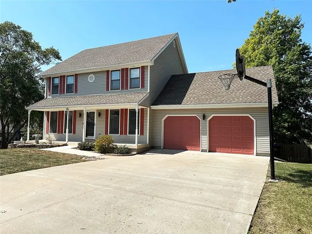 $389,900 | 1152 Southwest Pacific Circle, Lee's Summit, MO 64081