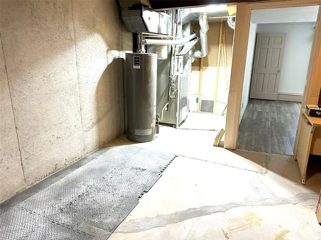 $389,900 | 1152 Southwest Pacific Circle, Lee's Summit, MO 64081