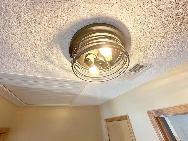 $389,900 | 1152 Southwest Pacific Circle, Lee's Summit, MO 64081