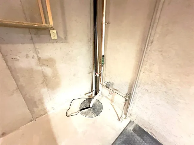 $389,900 | 1152 Southwest Pacific Circle, Lee's Summit, MO 64081