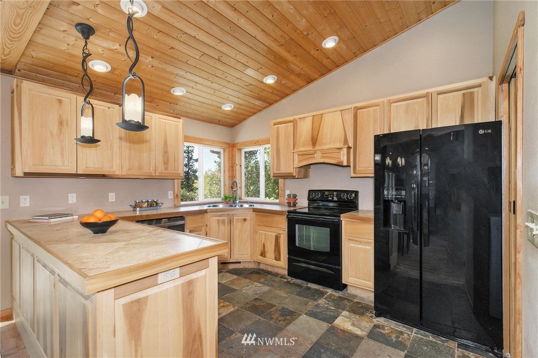 9871 Northeast Shorty Campbell Road Kingston, WA 98346 - Photo 15 of 30 Gallery Image 15