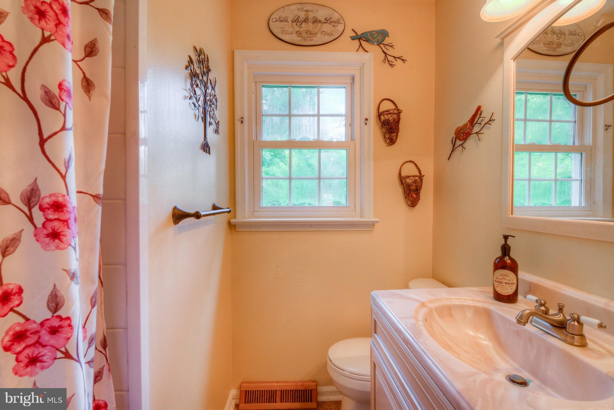 13192 Round Hill Road King George, VA 22485 - Photo 16 of 27 Bath