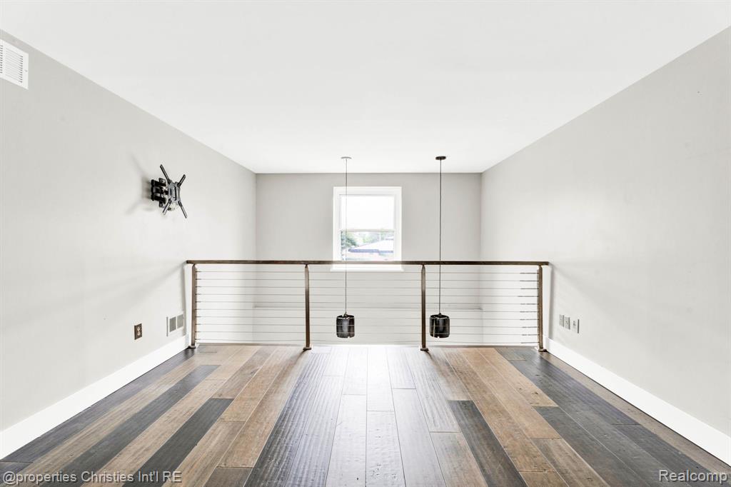 5085 Crooks Road, Unit 59 Royal Oak, MI 48073 - Photo 25 of 38 Gallery Image 25