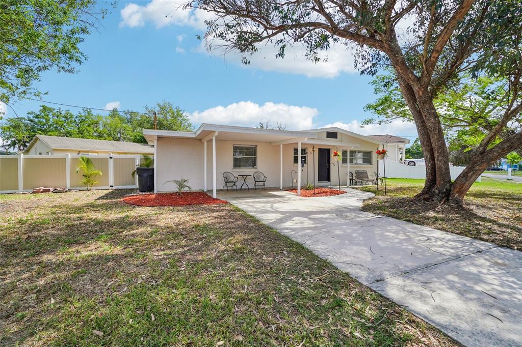 541 Firefly Lane Apollo Beach, FL 33572 - Photo 3 of 34
