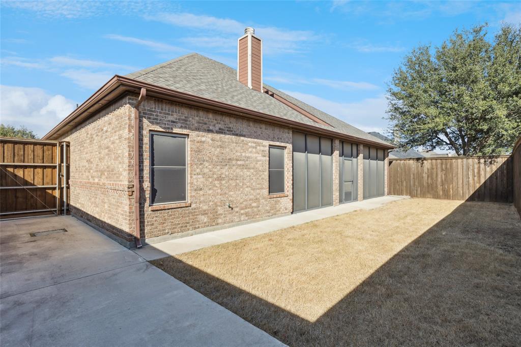 1749 Potomac Drive, Unit R Burleson, TX 76028 - Photo 15 of 15 a outdoor space with a tub