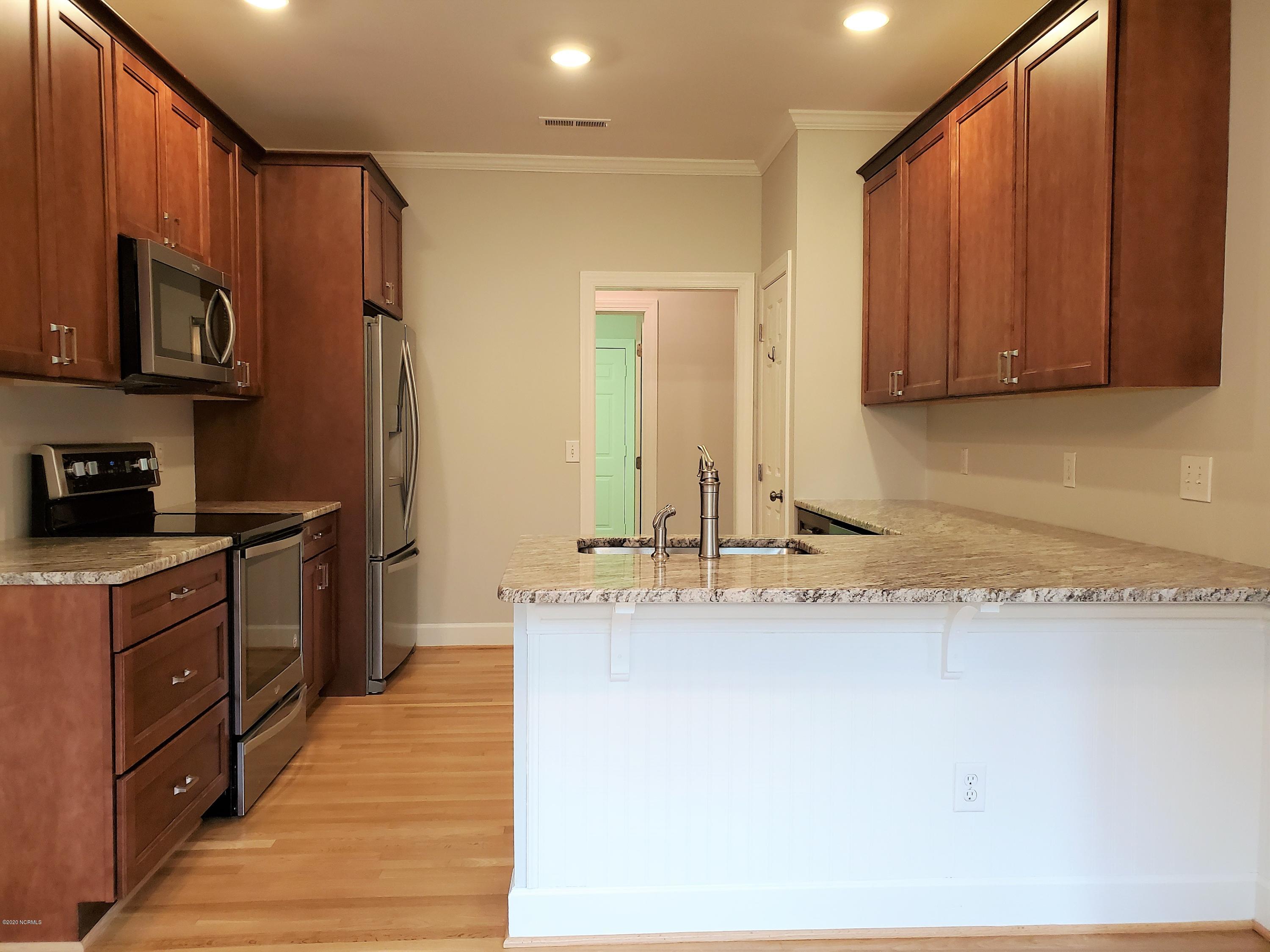 328 Windsong Road Wilmington, NC 28411 - Photo 6 of 15 Kitchen 1 (3)
