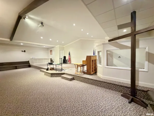 $375,000 | 907 Highway 14, Carmi, IL 62821