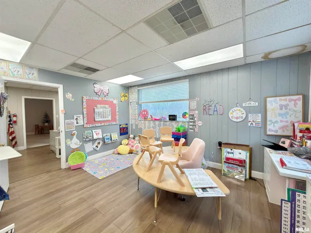 $375,000 | 907 Highway 14, Carmi, IL 62821